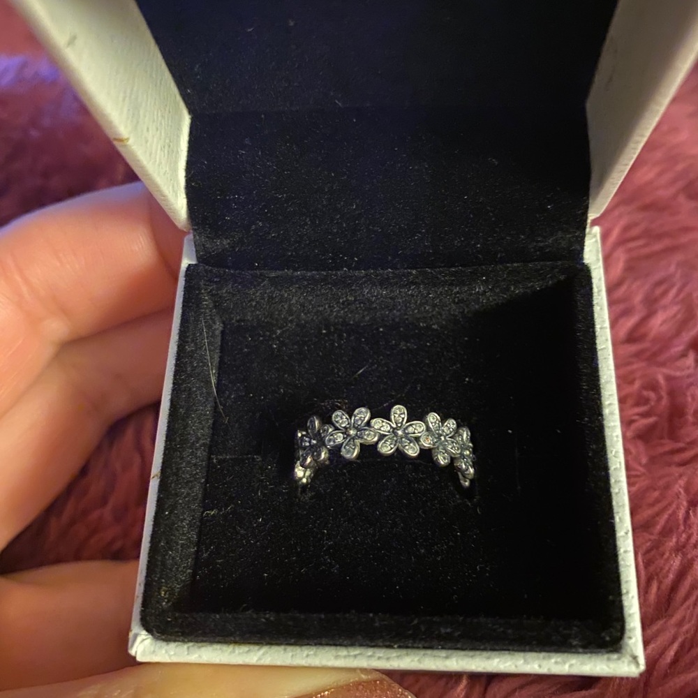 Pandora flower ring